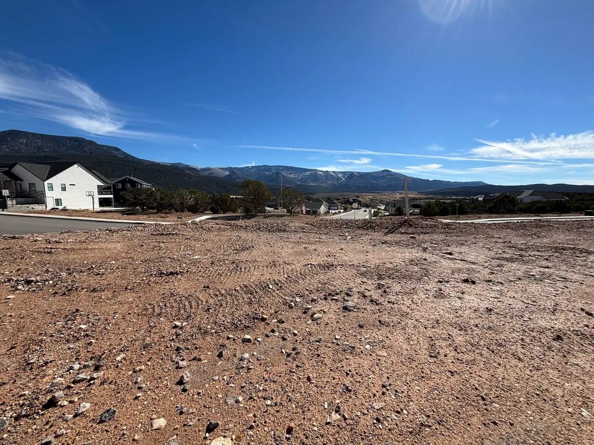 3002 W Rock Ridge Rd, Cedar City, UT 84720 - #1
