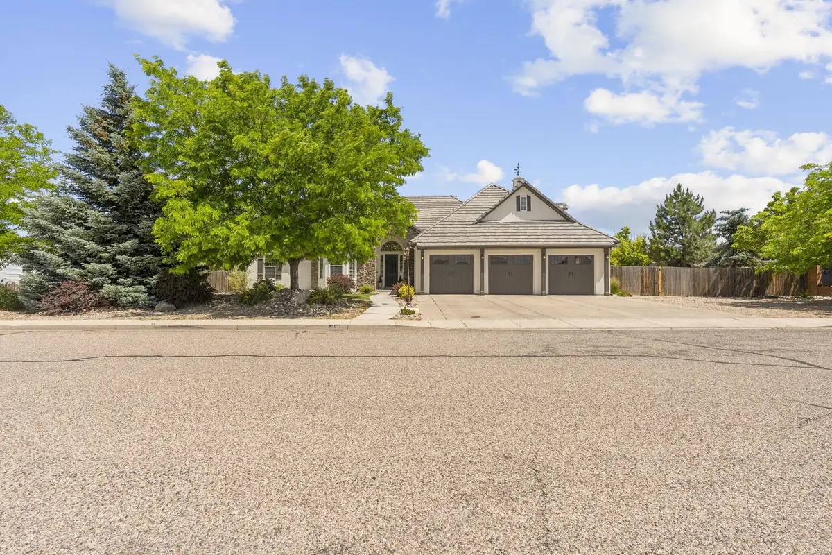 1009 S Laurie Ln, Cedar City, UT 84720 - #1