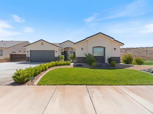 624 N Sandy Talus Dr, Washington, UT 84780