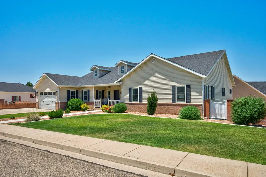 420 S Mesa Hills Dr, Cedar City, UT 84720 - #2