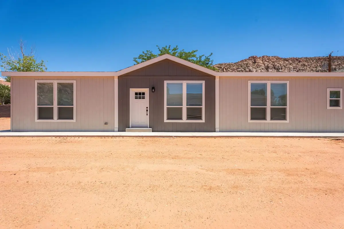 476 E Jessop Ave, Hildale, UT 84784 - #1