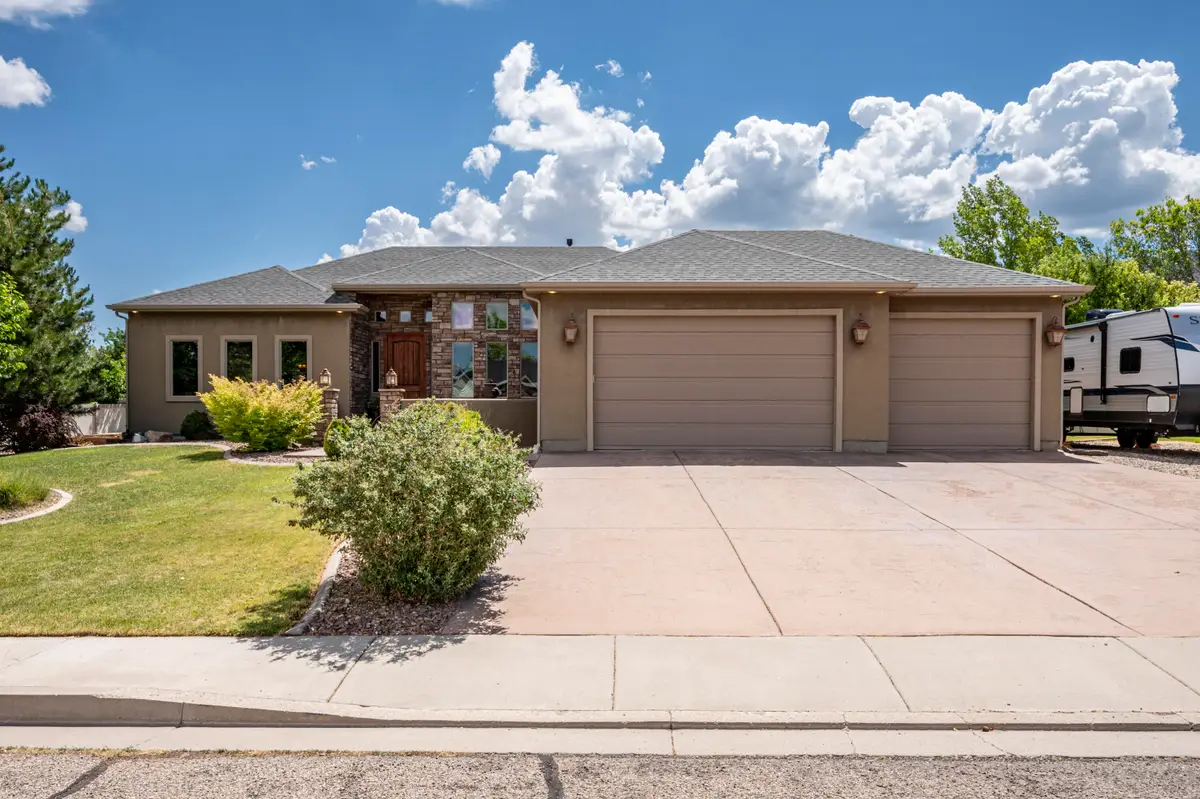 5112 Mountian View Cir, Enoch, UT 84721 - #1