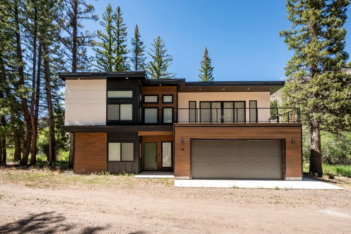 945 Clear Creek Canyon Rd #18 & 19, Panguitch, UT 84759 - #1