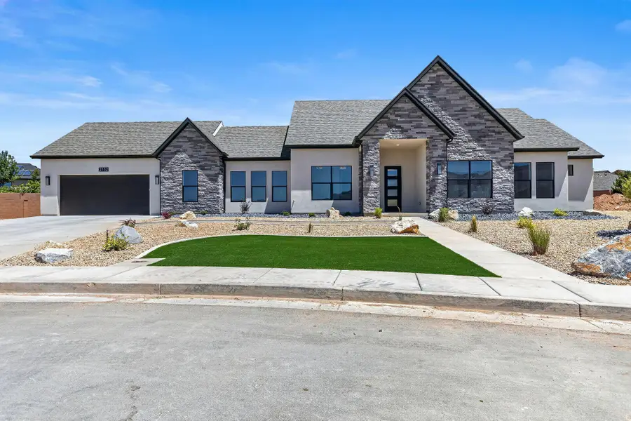 2152 S Bluff Dr, Cedar City, UT 84720 - #2