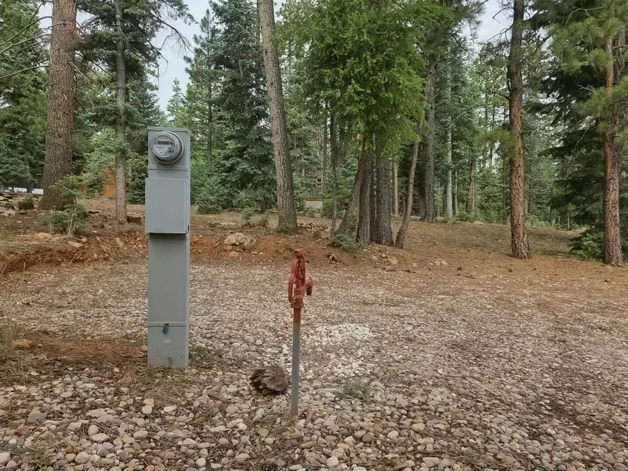 3135 N Power Line Rd, Duck Creek Village, UT 84762 - #3
