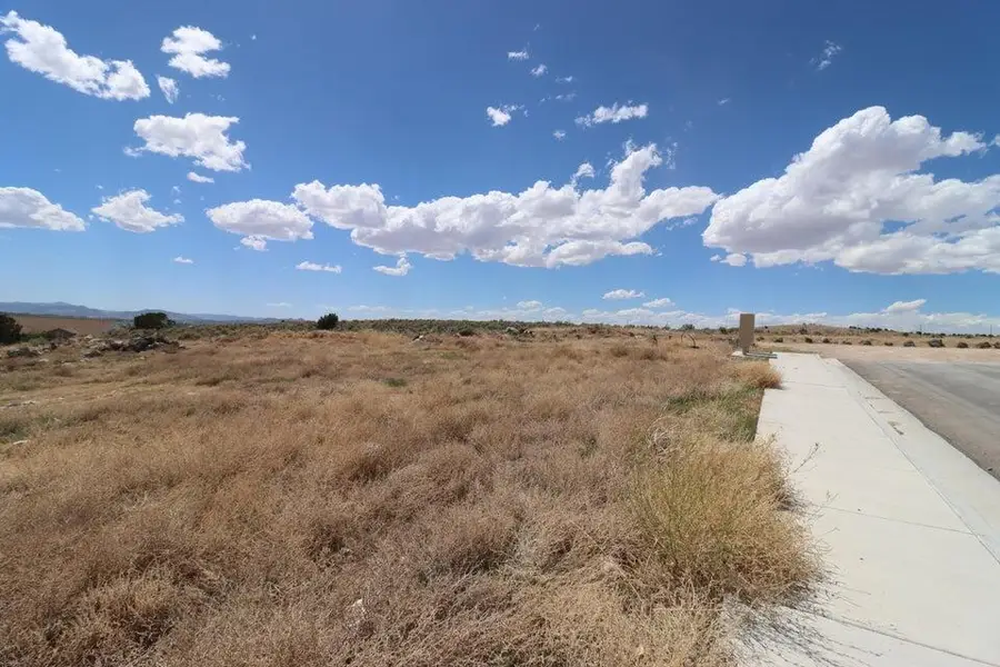 5271 N Pinnacle Dr #lot 9, Enoch, UT 84721 - #3