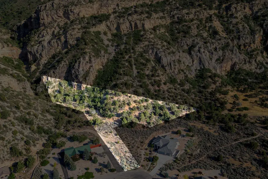 2235 S Chekshani Cliffs Lot 59, New Harmony, UT 84757 - #2