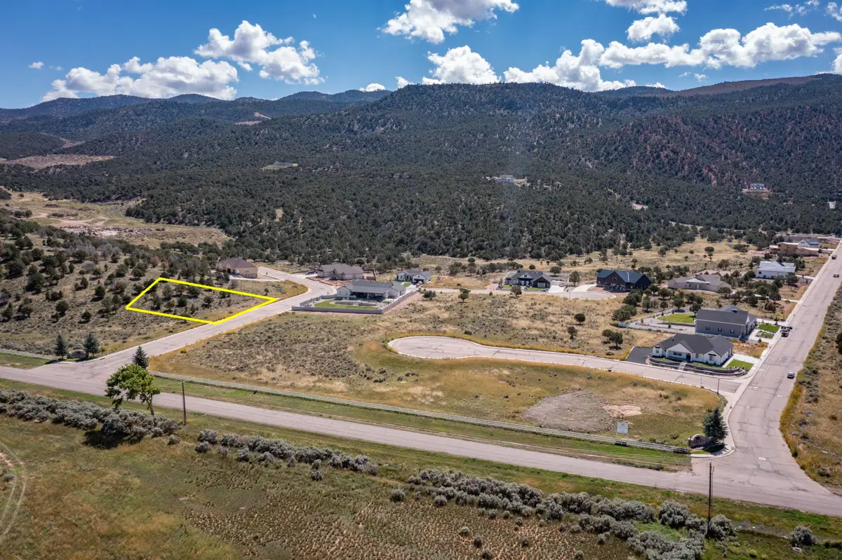 701 S Heritage Hills Dr, Parowan, UT 84761 - #1