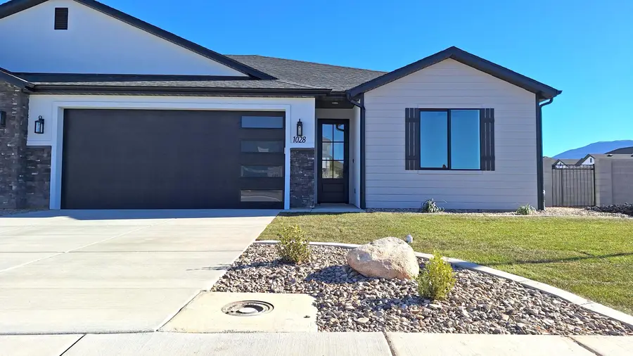 1058 N Olesia St, Cedar City, UT 84721 - #2