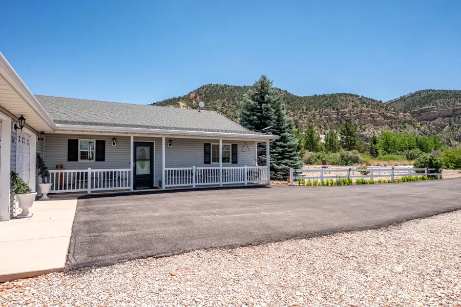 762 W Wipishani Ln, New Harmony, UT 84757 - #2