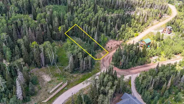 569 W Hunter Ridge Dr, Brian Head, UT 84719