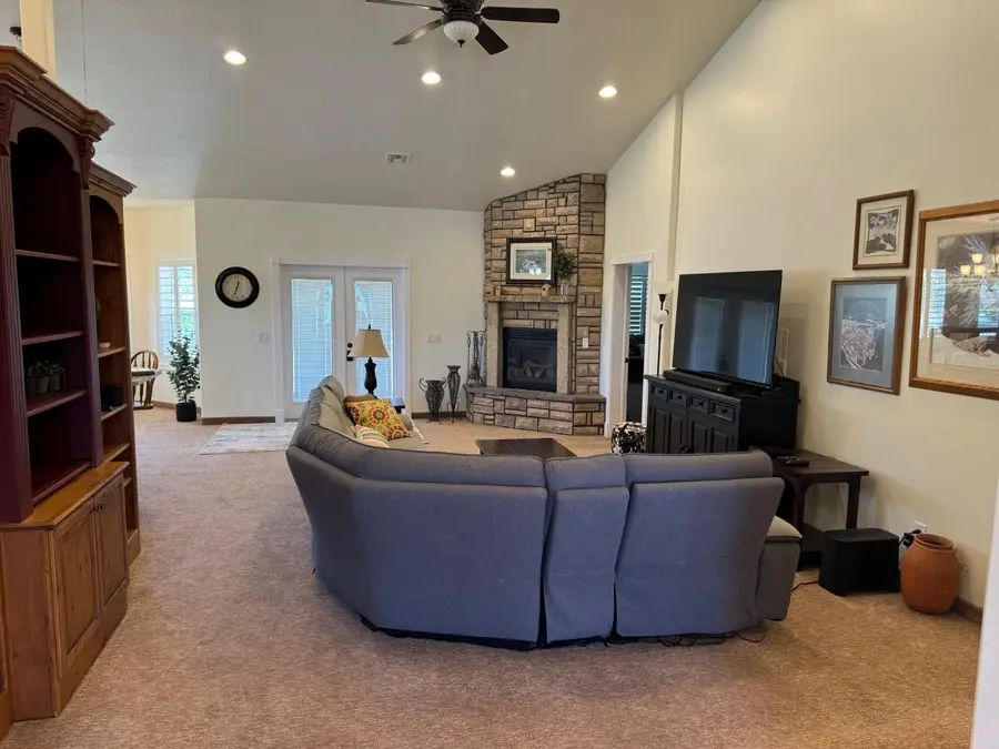 47 W 400, Parowan, UT 84761 - #3