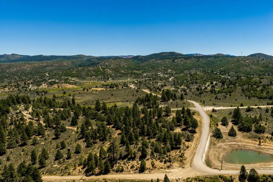 1010 W Lutherwood Rd, Alton, UT 84710 - #2