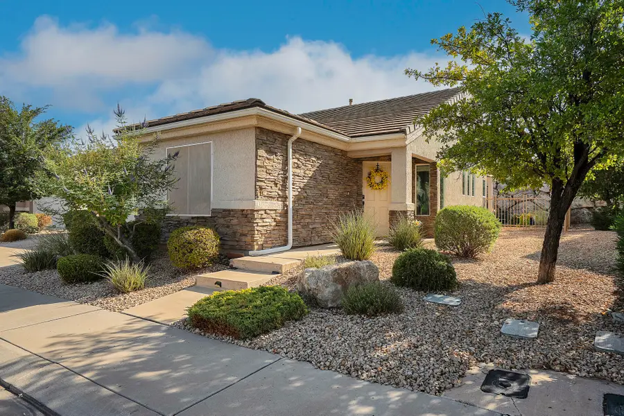 4387 S Kiva Hill Dr, Saint George, UT 84790 - #3