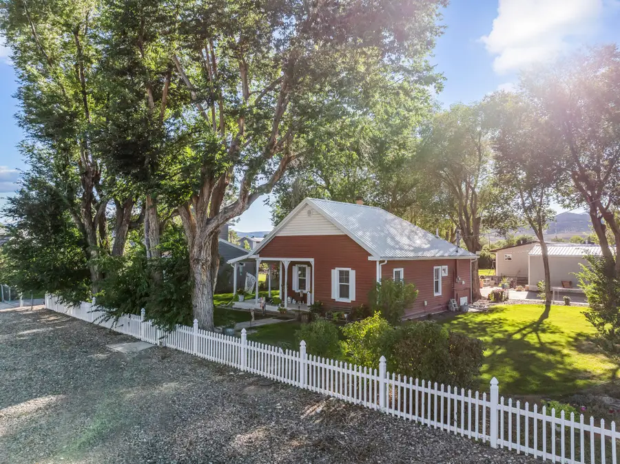 95 N 100, Circleville, UT 84723 - #2