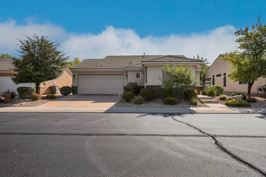 4387 S Kiva Hill Dr, Saint George, UT 84790 - #2