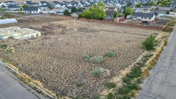 4443 N Tomahawk Dr, Enoch, UT 84721