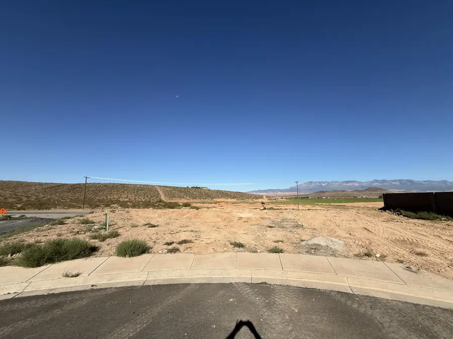 1078 W Rock View Dr #16, Hurricane, UT 84737 - #3