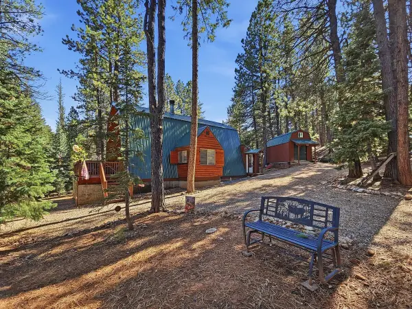 2350 E Foxtree Rd, Duck Creek Village, UT 84762