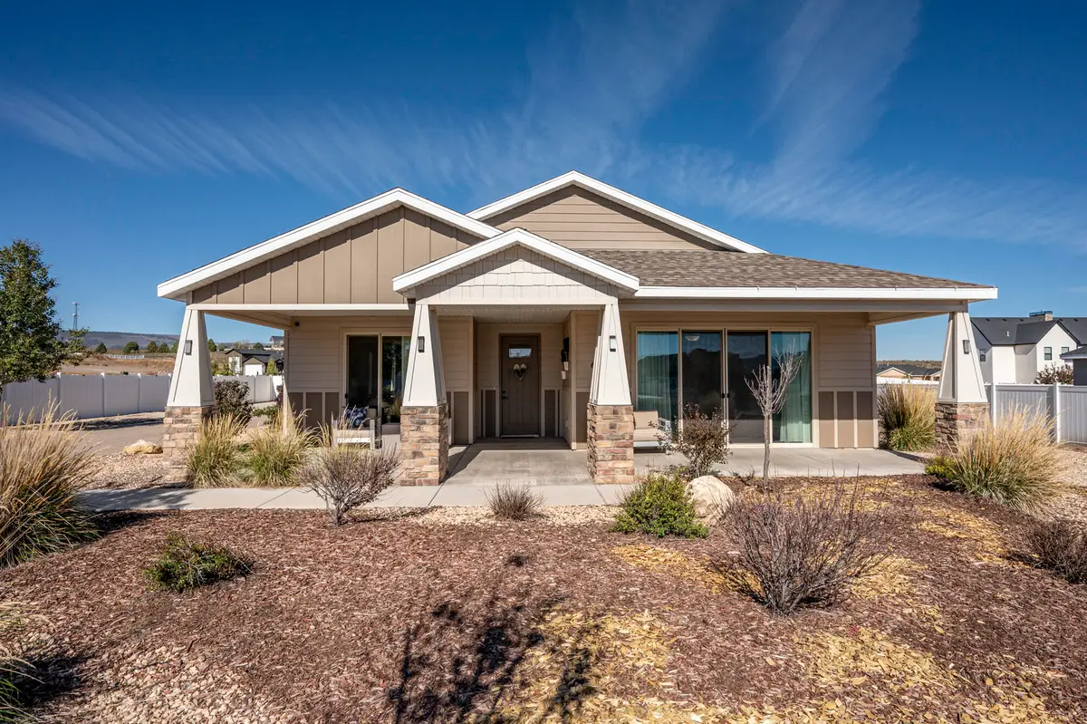 643 N Creekview Dr, Panguitch, UT 84759 - #1