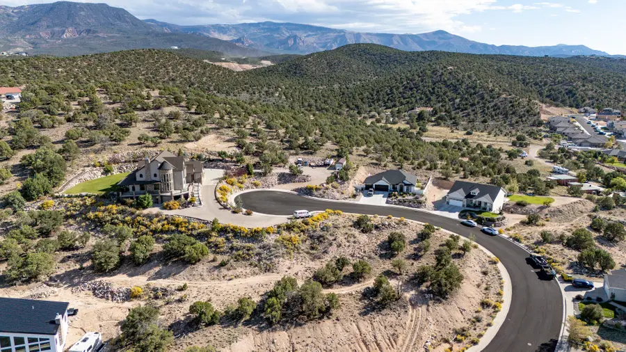 151 S Chaparral Dr, Cedar City, UT 84720 - #3