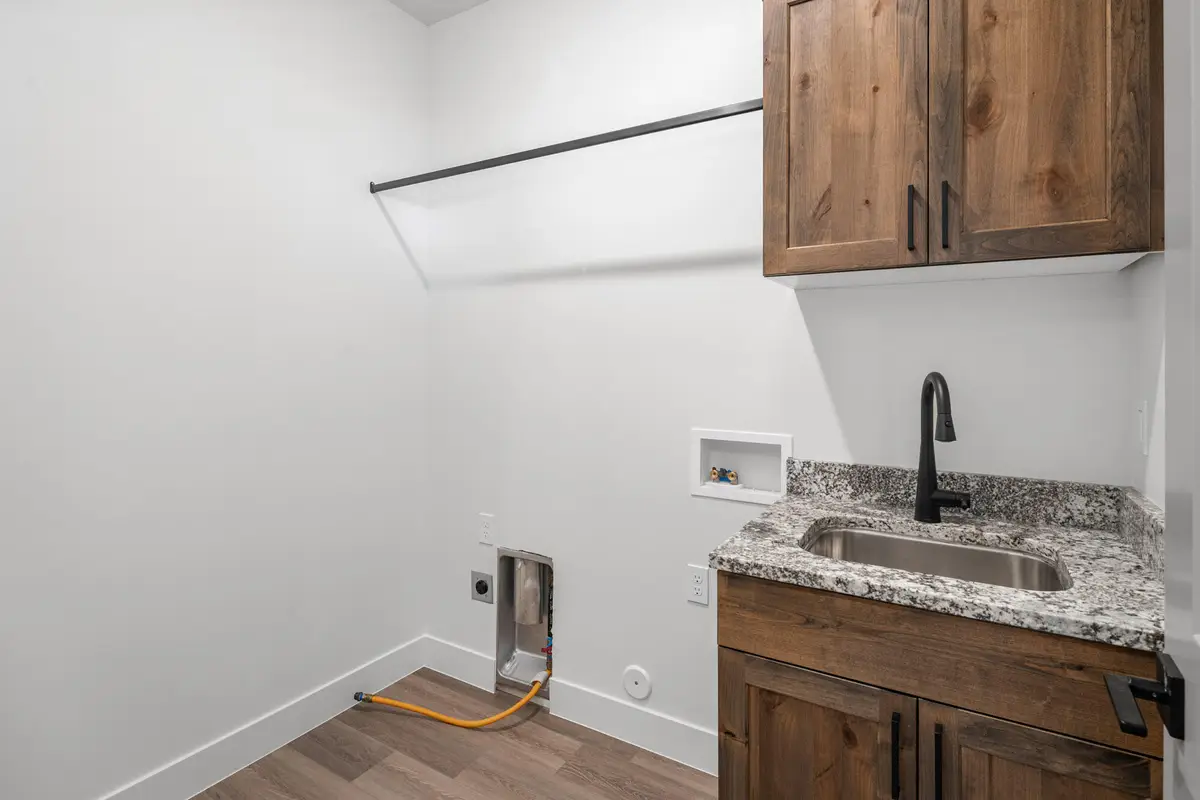1079 N Olesia St, Cedar City, UT 84721 - #1
