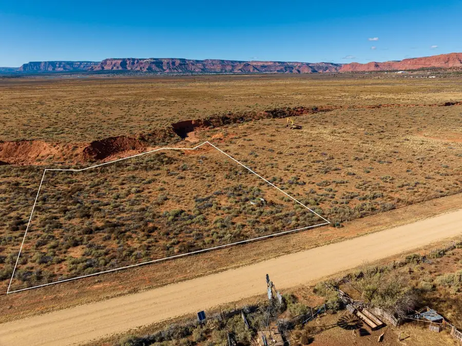 1950 S Lost Springs Dr, Kanab, UT 84741 - #2