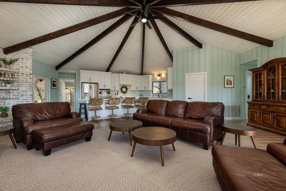 655 S Hillside Dr, Kanab, UT 84741 - Image #1