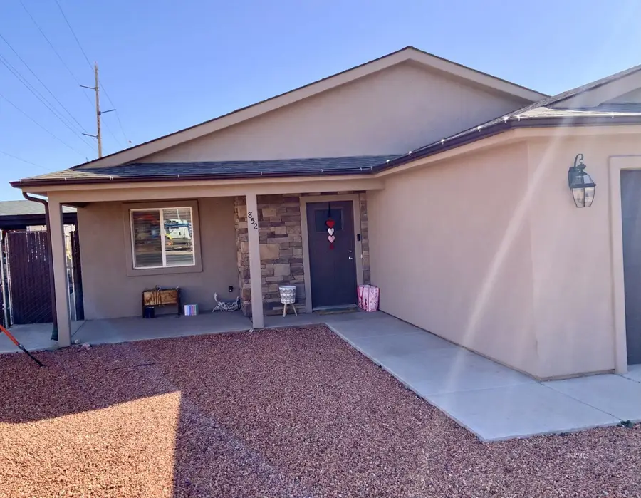 852 E Rocky Rd, Kanab, UT 84741 - Image #2