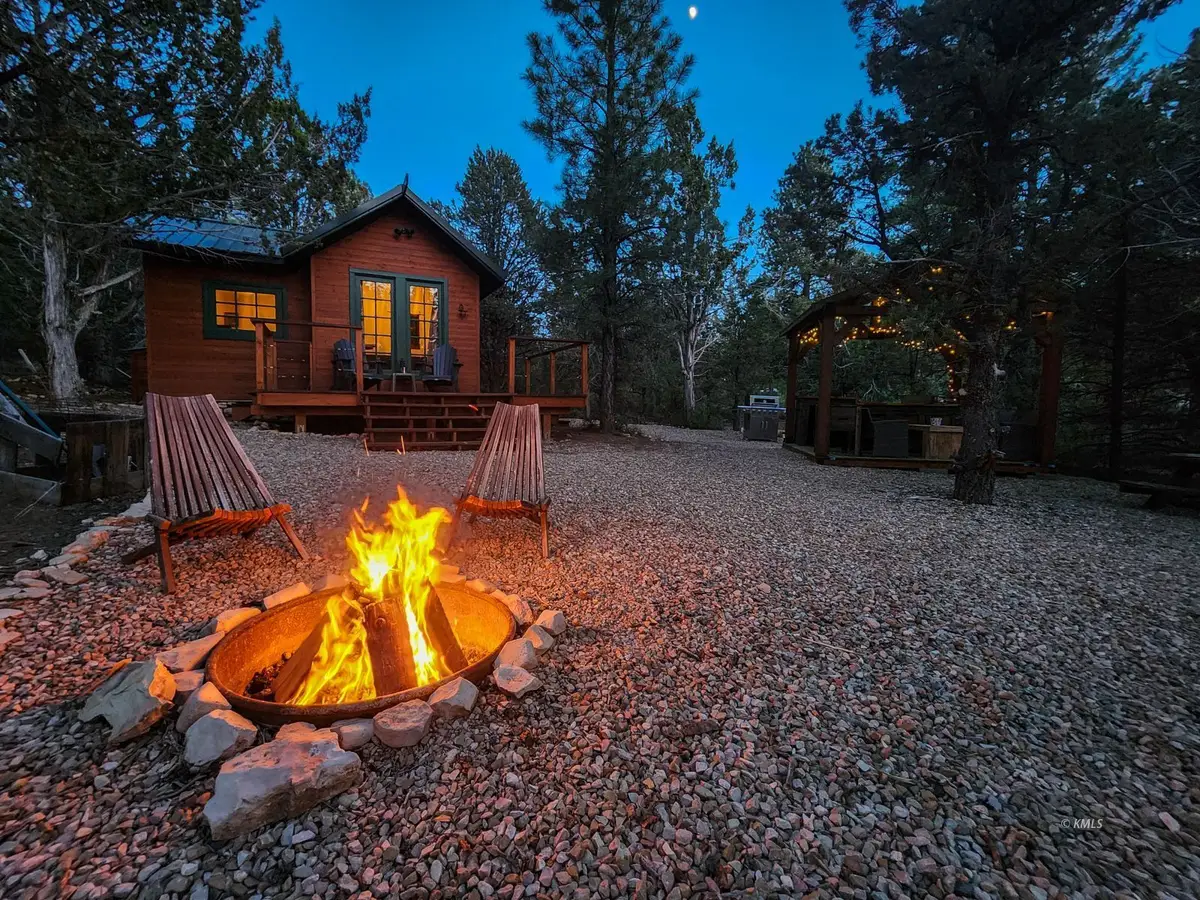 95 S. White Oak St, Orderville, UT 84758 - #1