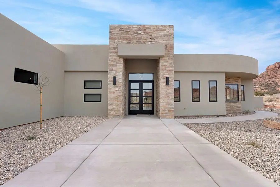 335 S Tala Cir, Kanab, UT 84741 - #3