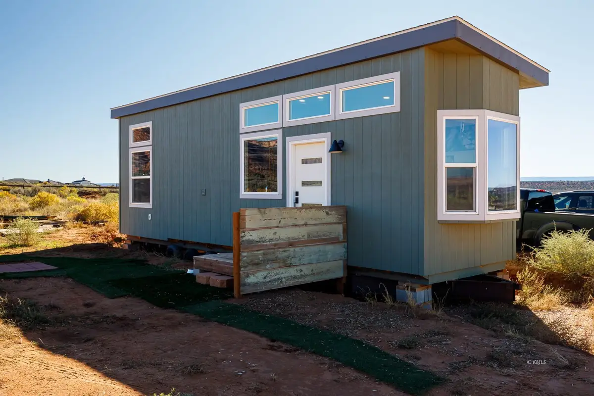 1555 S Lost Springs Dr, Kanab, UT 84741 - #1