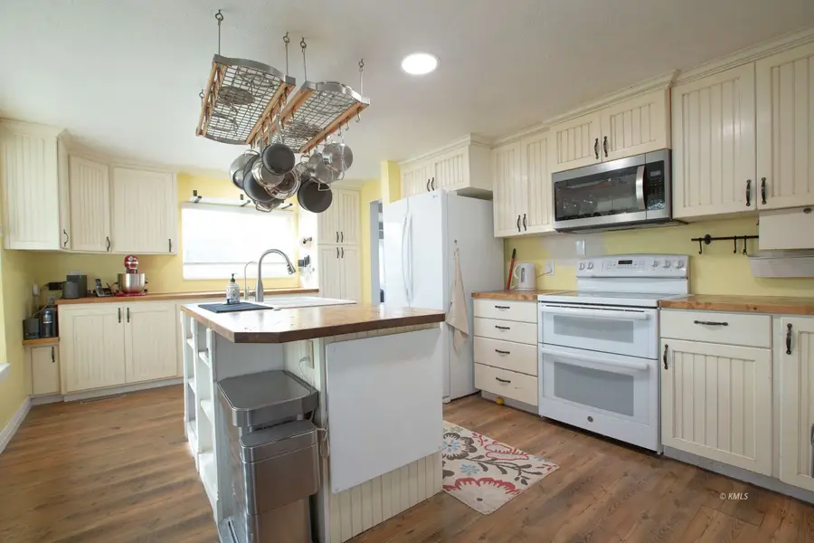 146 S 100 E, Glendale, UT 84729 - #2