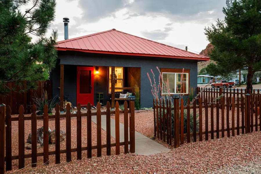 297 N 100 W, Kanab, UT 84741 - #2