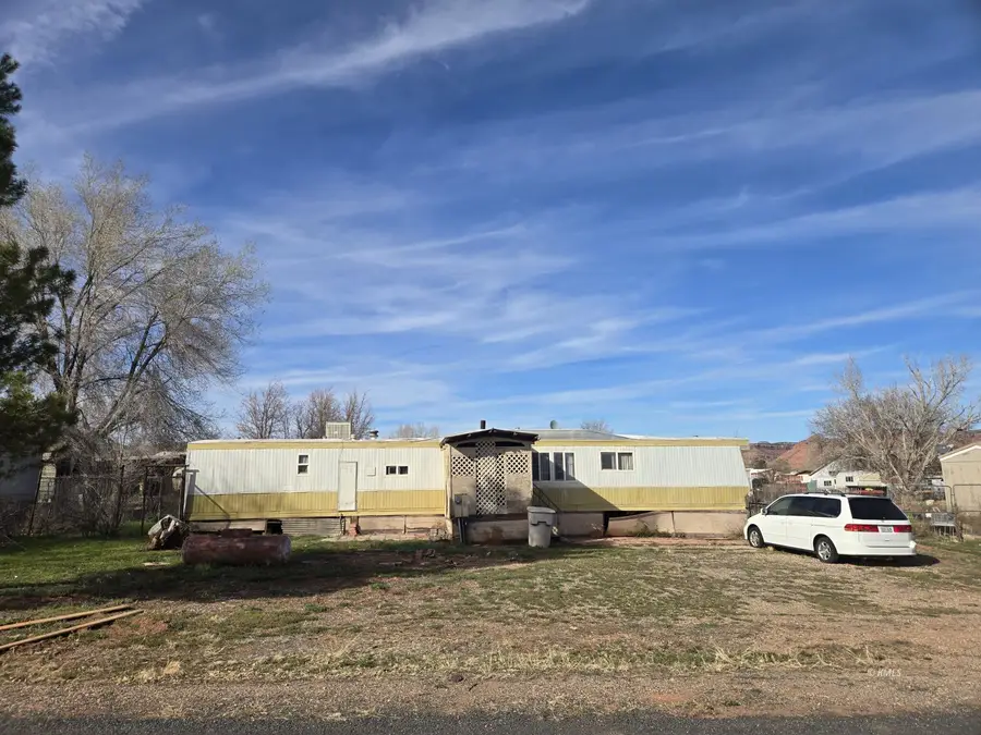 552 W Willow Dr, Kanab, UT 84741 - #2