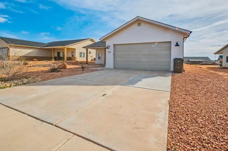 1595 S Creekside Dr W, Kanab, UT 84741 - #2