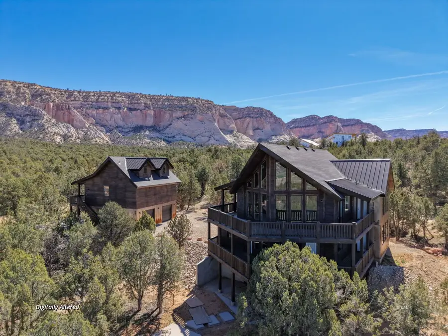 375 W White Cliffs Dr, Orderville, UT 84758 - #2