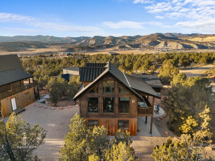 375 W White Cliffs Dr, Orderville, UT 84758 - #3