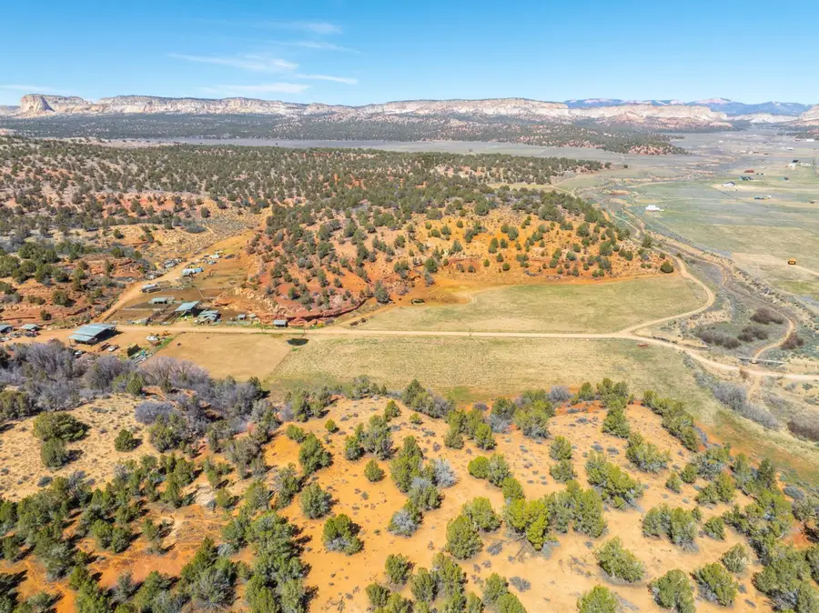 5333 N Johnson Canyon Rd, Kanab, UT 84741 - #2