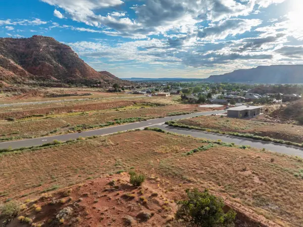 639 E Rainmaker Rd, Kanab, UT 84741