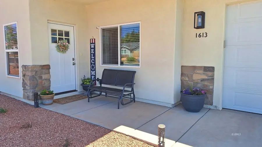 1613 S West Creekside Dr, Kanab, UT 84741 - #3