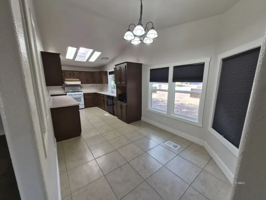 853 W Navajo Dr, Kanab, UT 84741 - #2