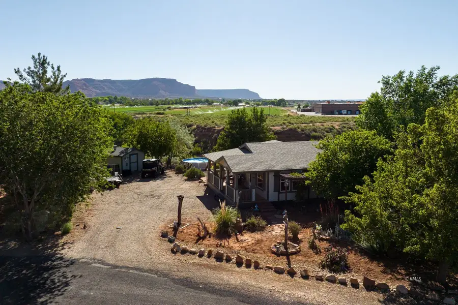323 W Johnson Dr, Kanab, UT 84741 - #3
