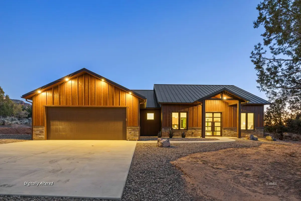 369 W Pinyon Pine Dr, Orderville, UT 84758 - #1