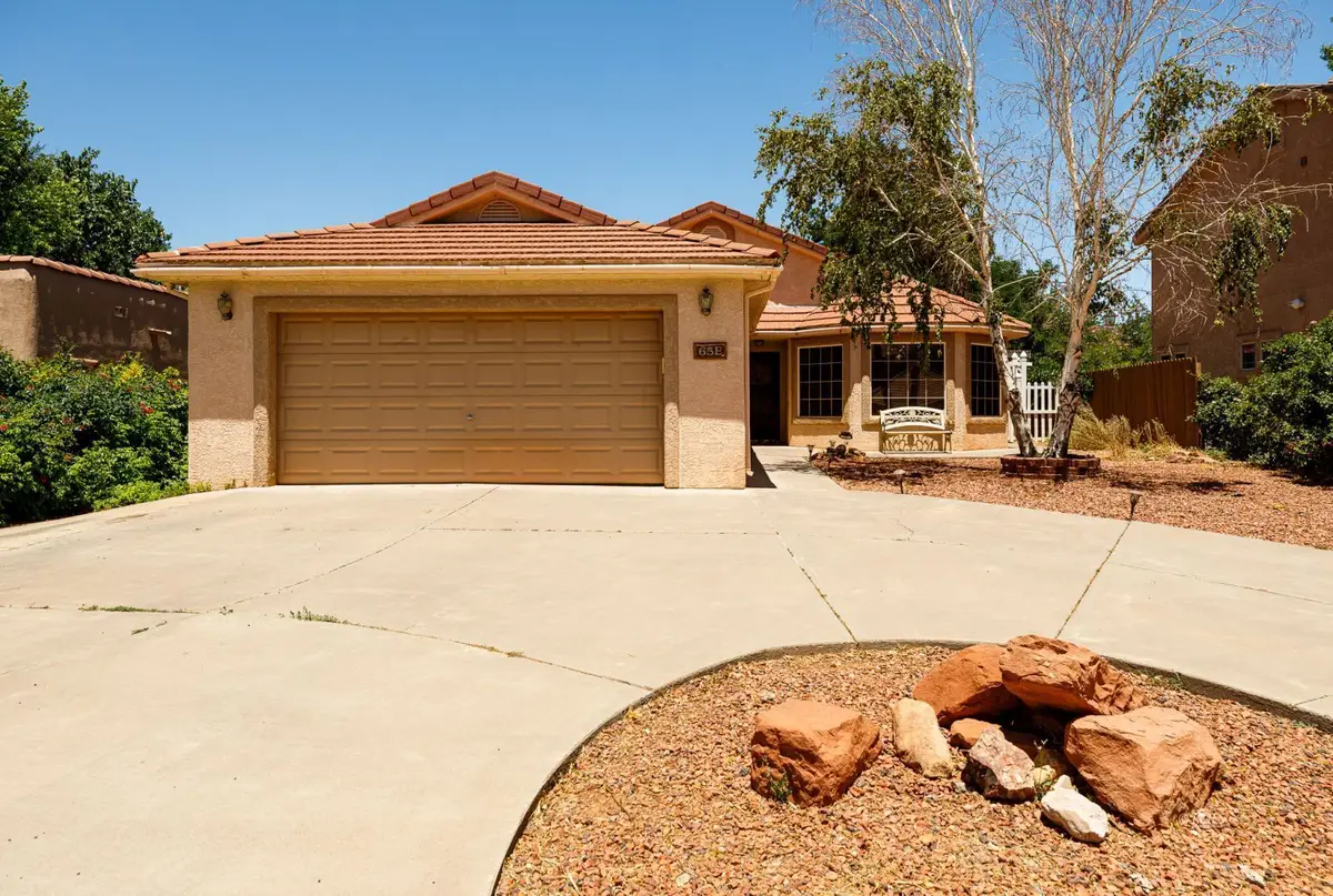 65 E Red Shadow Cir, Kanab, UT 84741 - #1