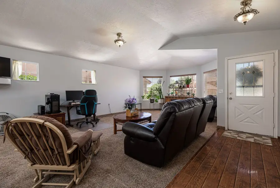 65 E Red Shadow Cir, Kanab, UT 84741 - #3
