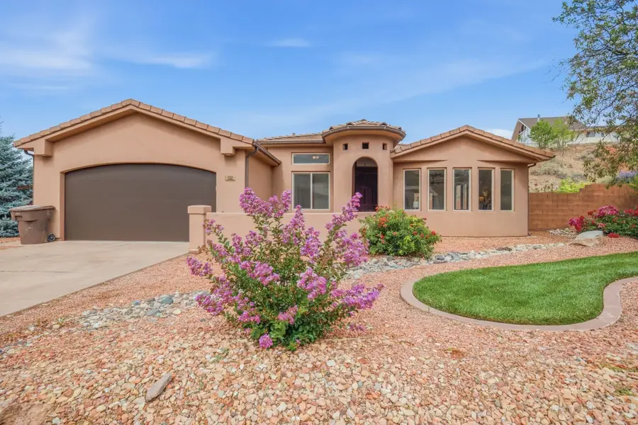 350 NW Los Barancos Ln, Kanab, UT 84741 - #2