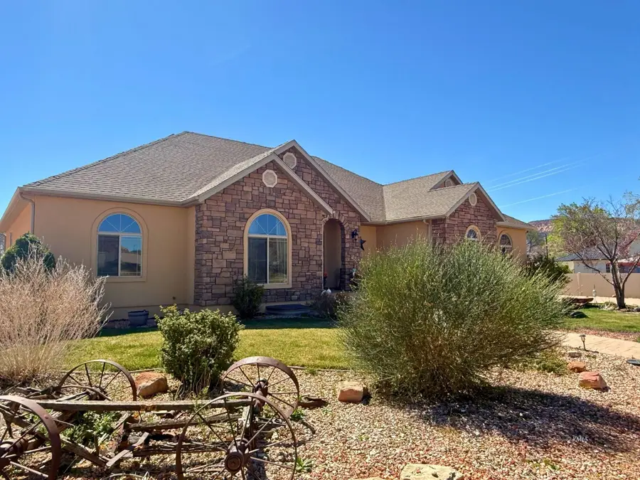 141 W 100 S, Kanab, UT 84741 - #2