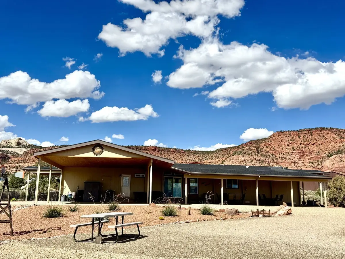 4970 E Rock Ledge Ln, Kanab, UT 84741 - #1