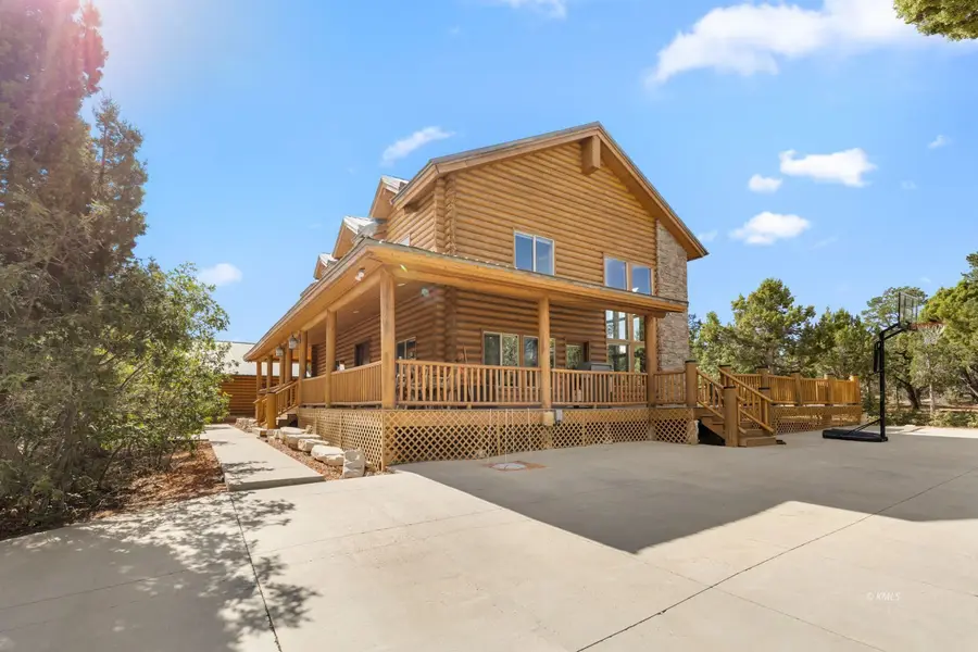 615 Zion Dr, Orderville, UT 84758 - #3
